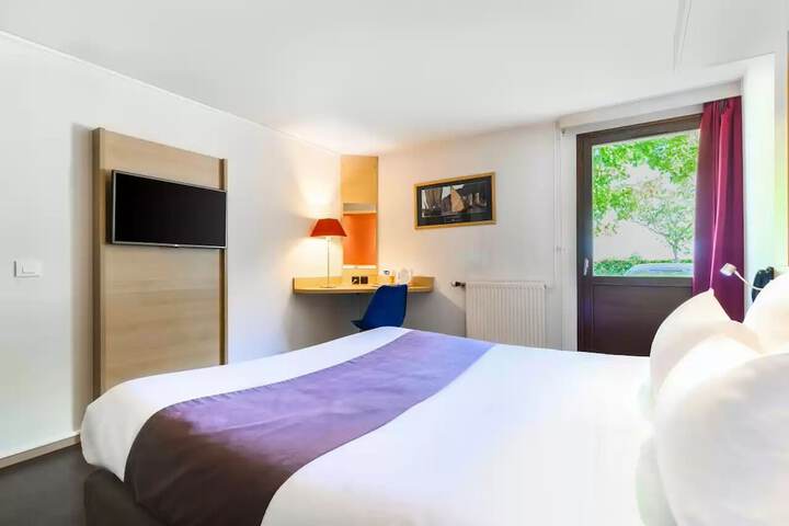 Room 15 of 44