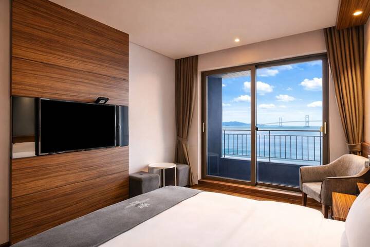 Room 16 of 43