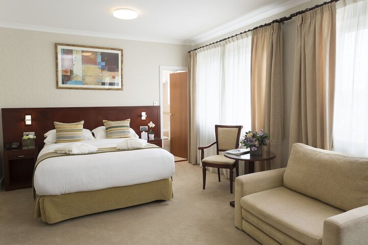 Room 12 of 79