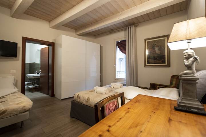Room 29 of 53