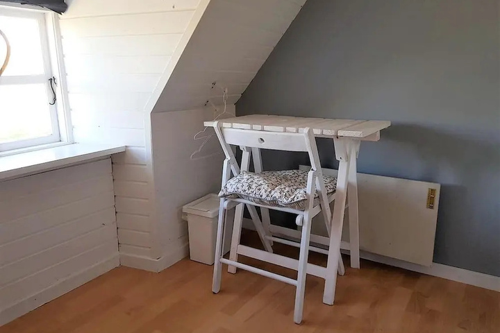 Room 4 of 14