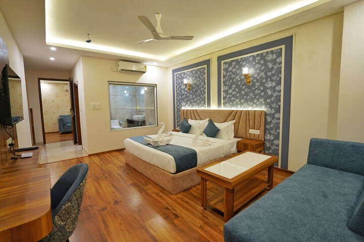 Room 6 of 21