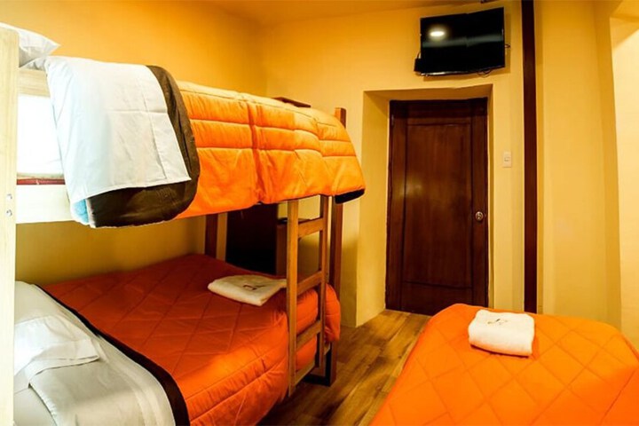 Room 5 of 10