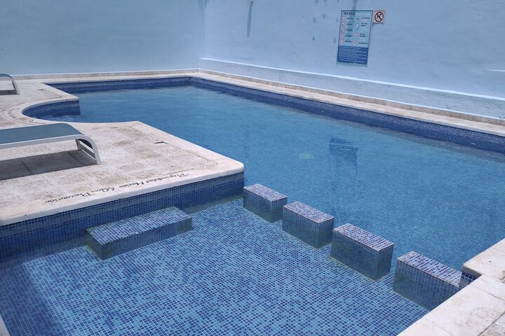 Hotel Pool