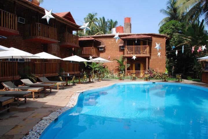 Hotel with Pool