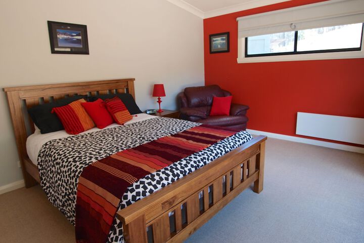 Room 4 of 26