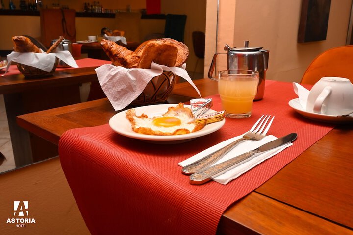 Breakfast/Coffee Service 9 of 16