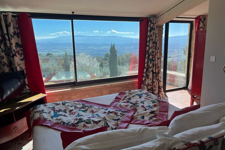 Room 27 of 112