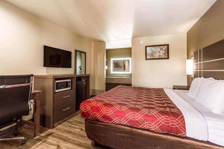 Room 16 of 48