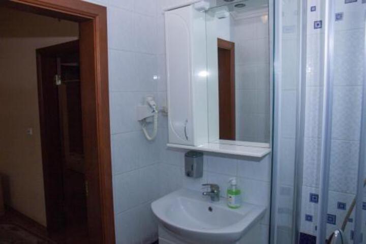 Room 9 of 36