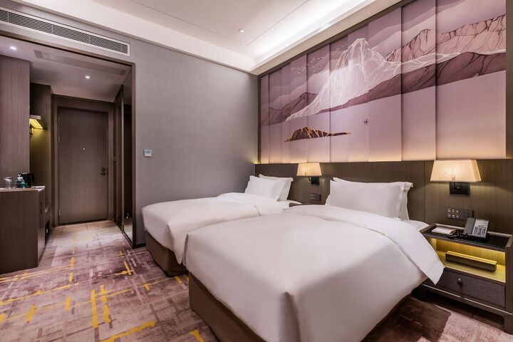 Room 4 of 34