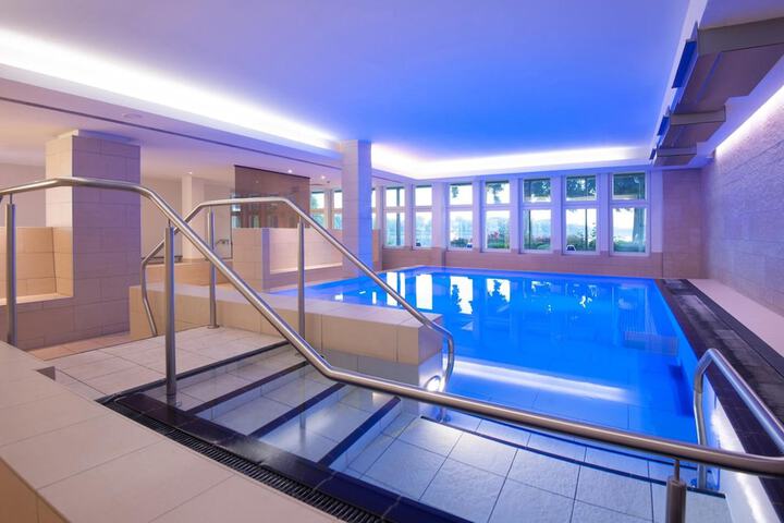 Pool Hotel