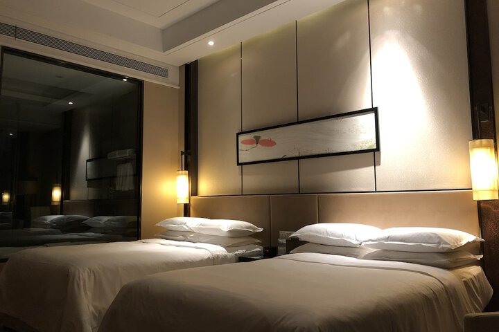 Room 16 of 65