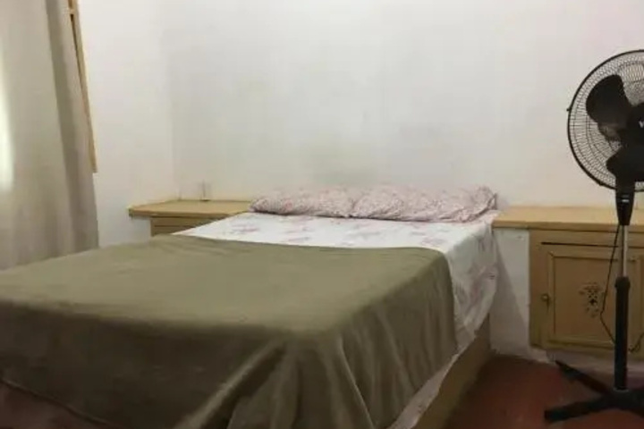 Room 2 of 16