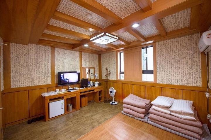 Room 20 of 40