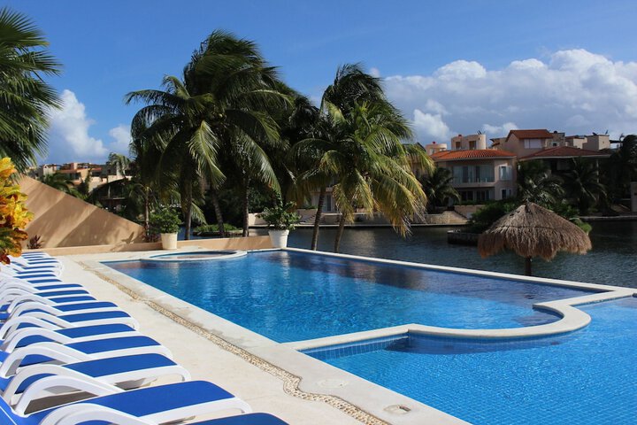 Pools & Facilities