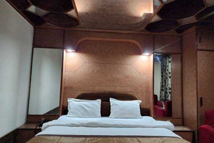 Room 6 of 41