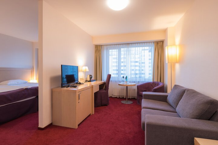 Room 6 of 58