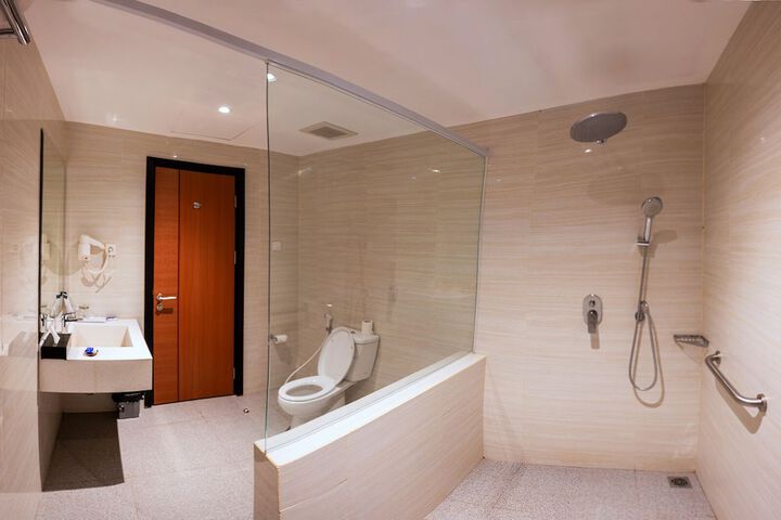 Clean Restrooms