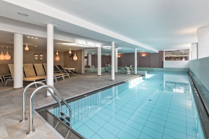 Hotel Pool