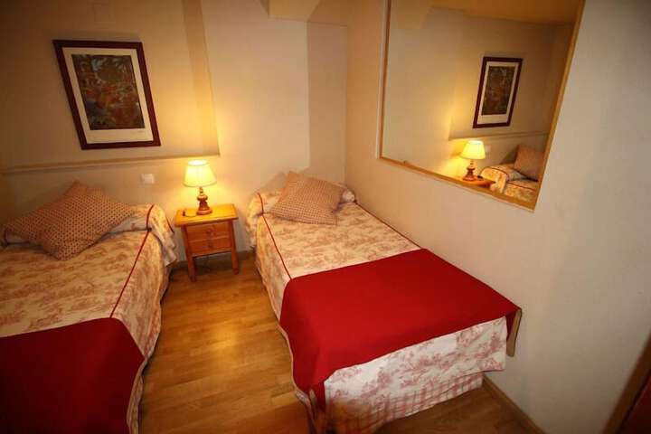 Room 4 of 43