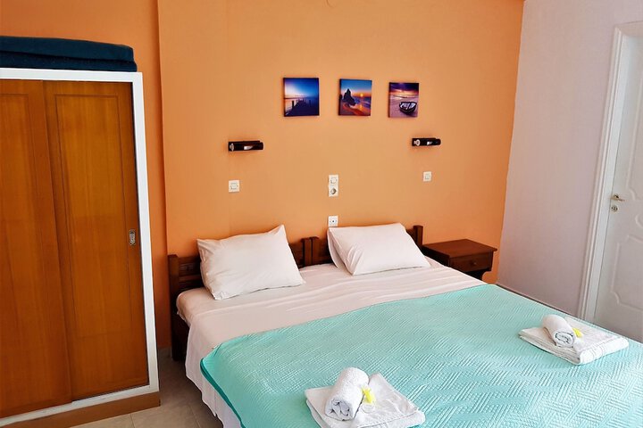 Room 15 of 53