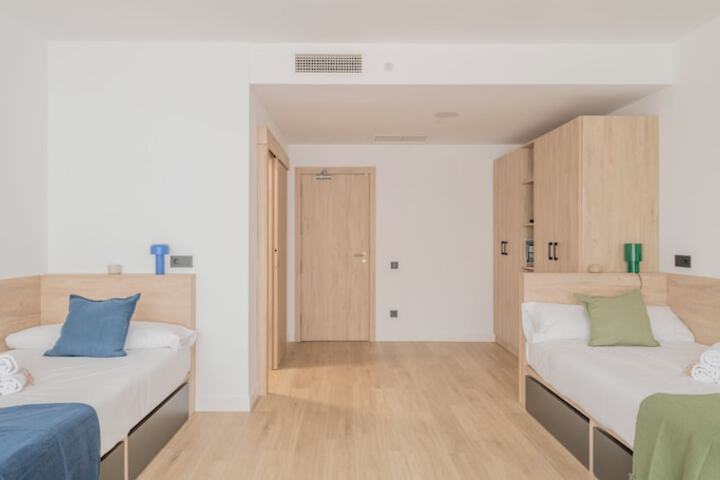 Room 8 of 15