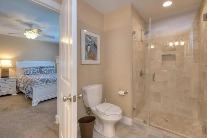 Room 10 of 25
