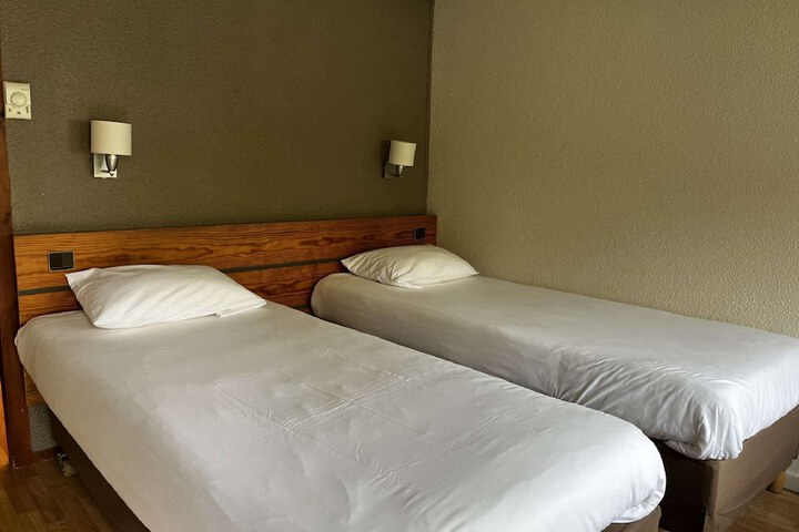 Room 14 of 46