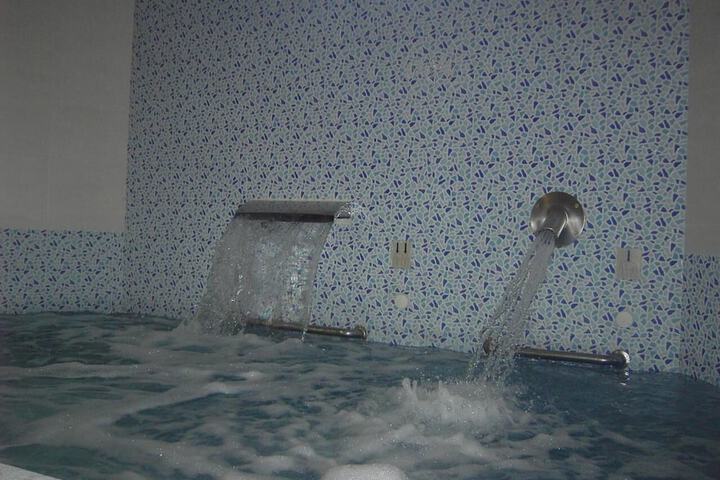Room 5 of 33