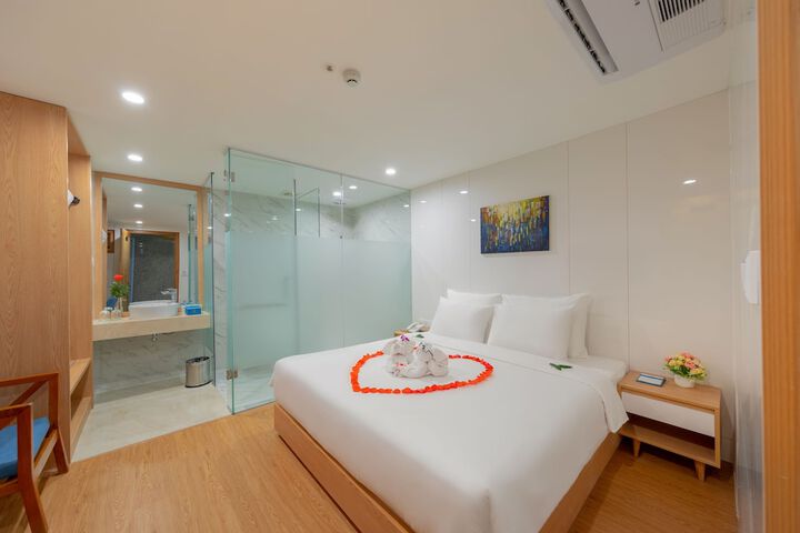 Room 8 of 65