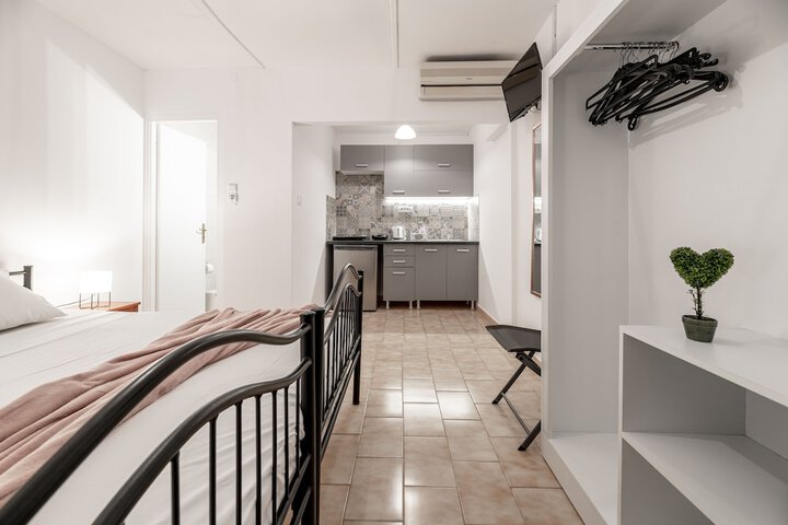 Room 11 of 29