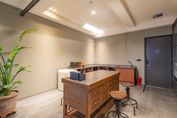 Room 14 of 90