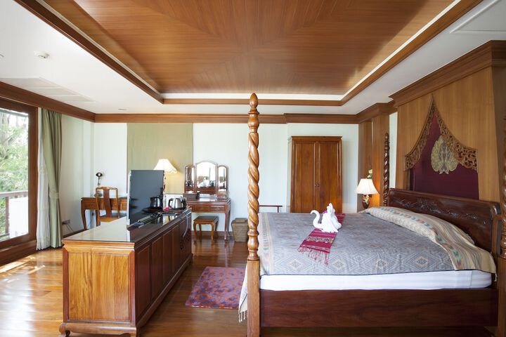 Room 12 of 66