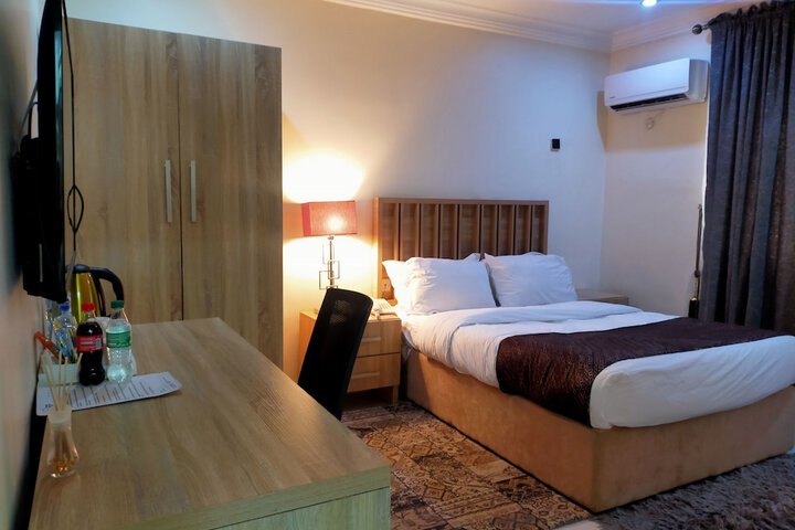 Room 3 of 23