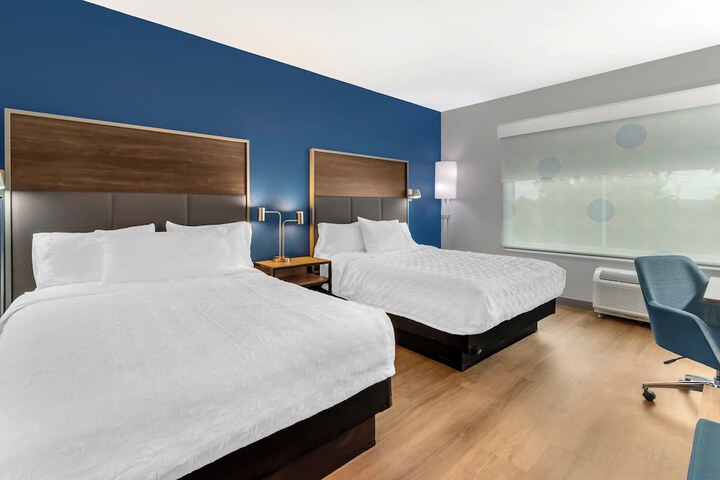 Room 8 of 43