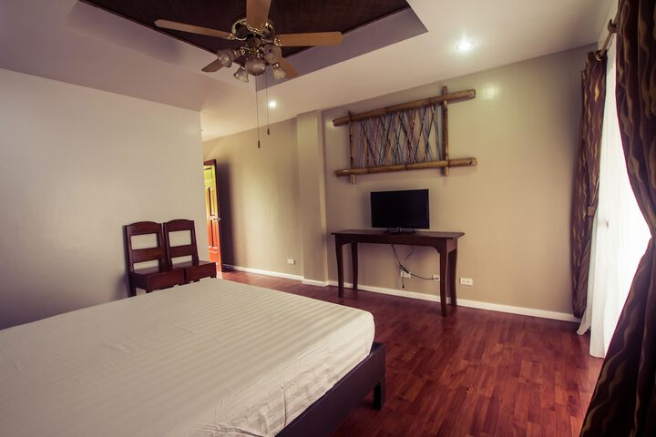 Room 4 of 31