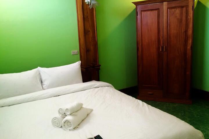 Room 2 of 6