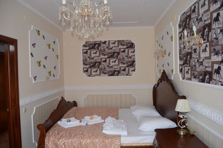 Room 27 of 64