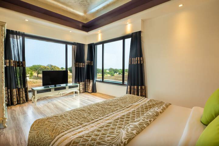 Room 12 of 49