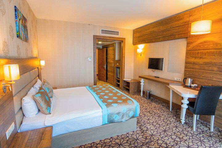Room 3 of 43