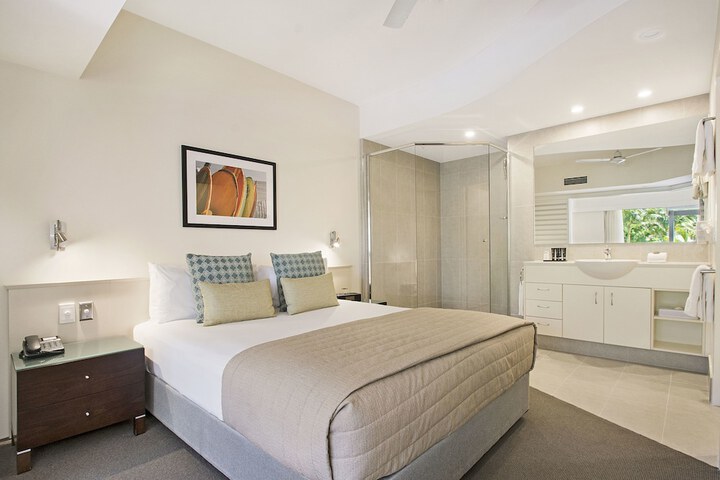 Room 4 of 72