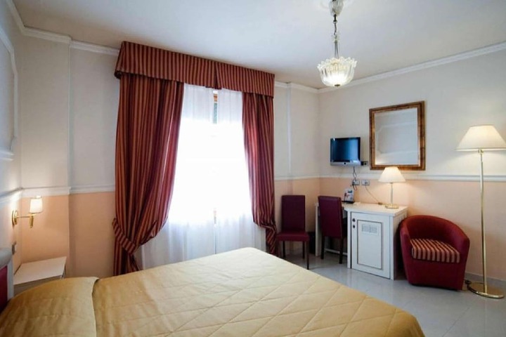 Room 26 of 58