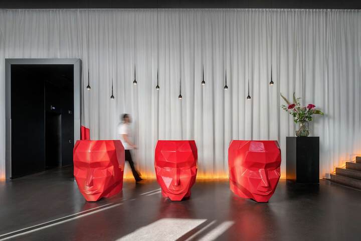 Guest Lobby