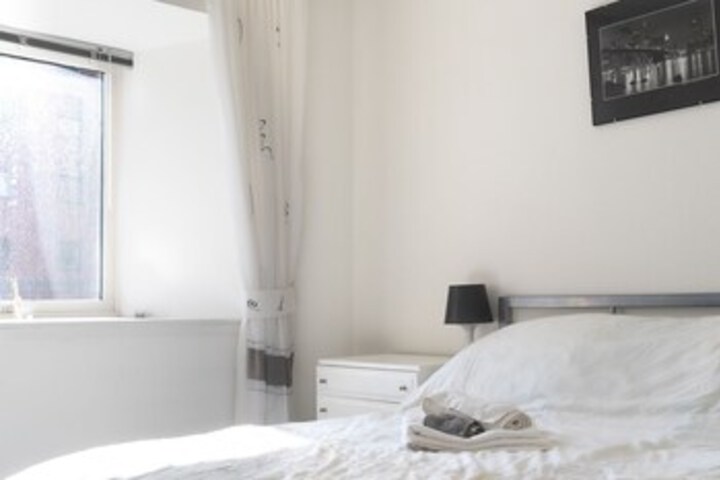 Room 25 of 38
