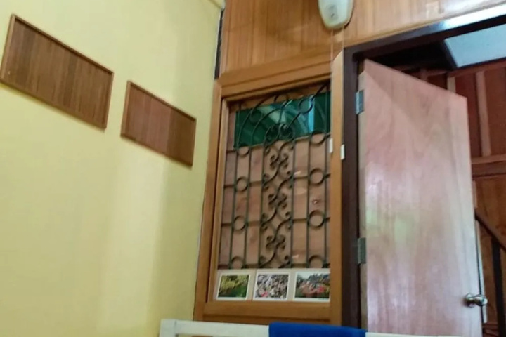 Room 13 of 48