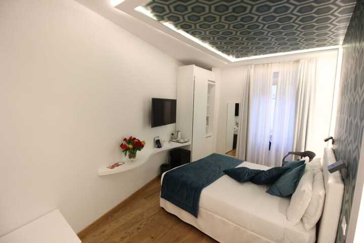 Room 28 of 238