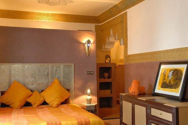Room 12 of 34