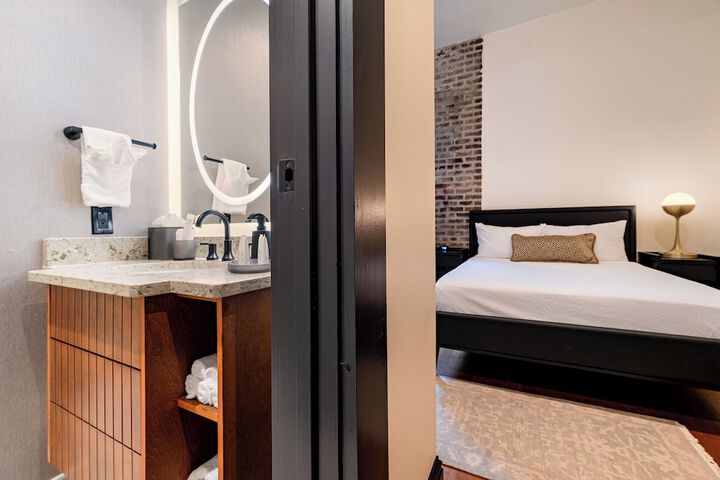 Room 47 of 341