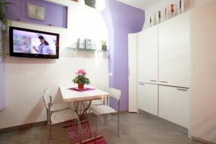 Room 9 of 25